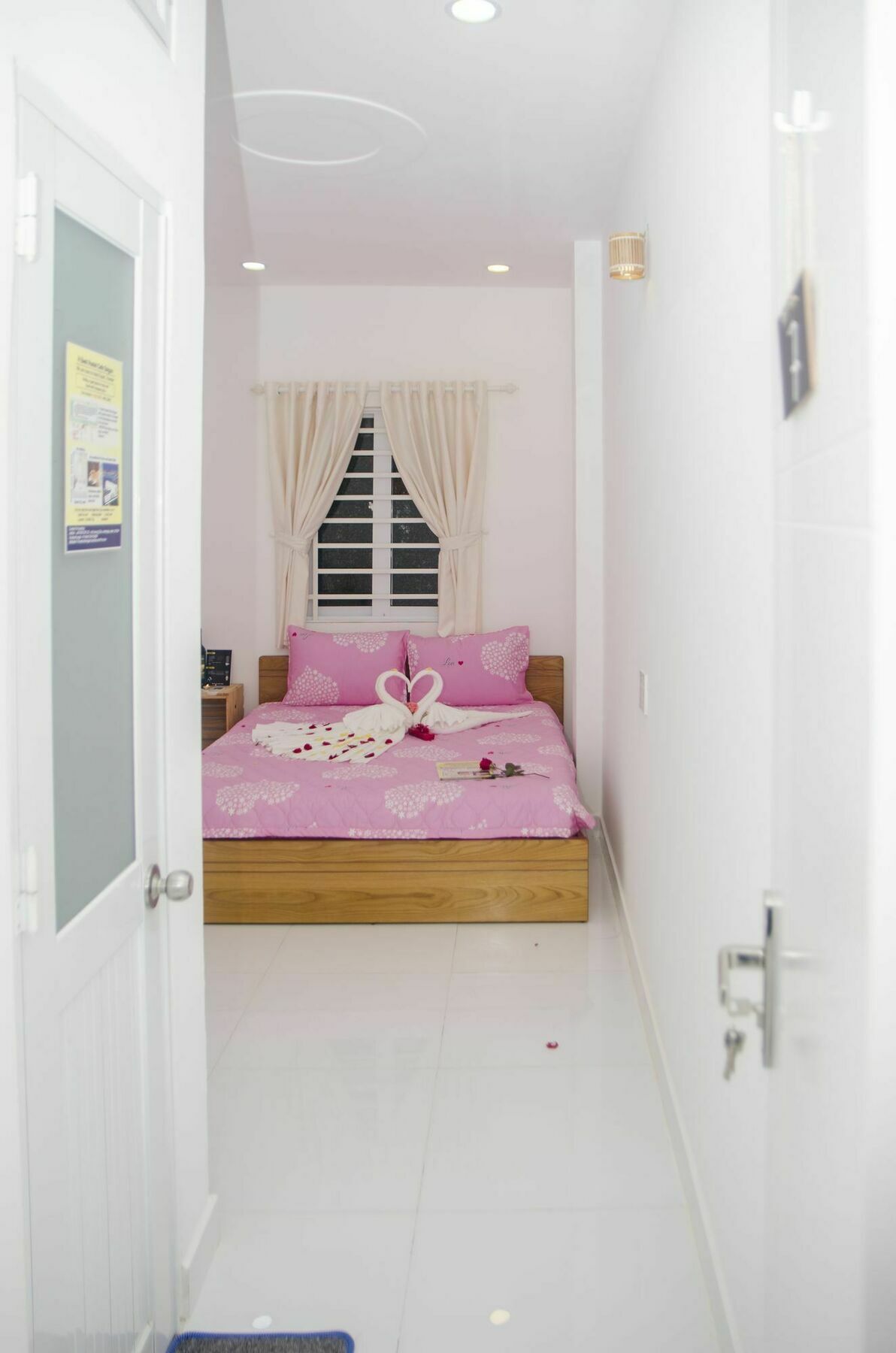 H Best Hostel Cafe Saigon Хошимин Экстерьер фото